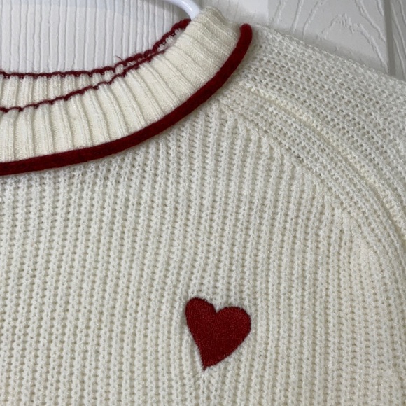 A New Day Crew Neck Pullover Red Heart Various Sizes - Picture 4 of 9